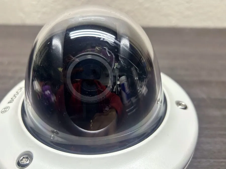 Камера Refurfished Bosch VDN-495V03-20 DN Security Color Camera with Surface Mou