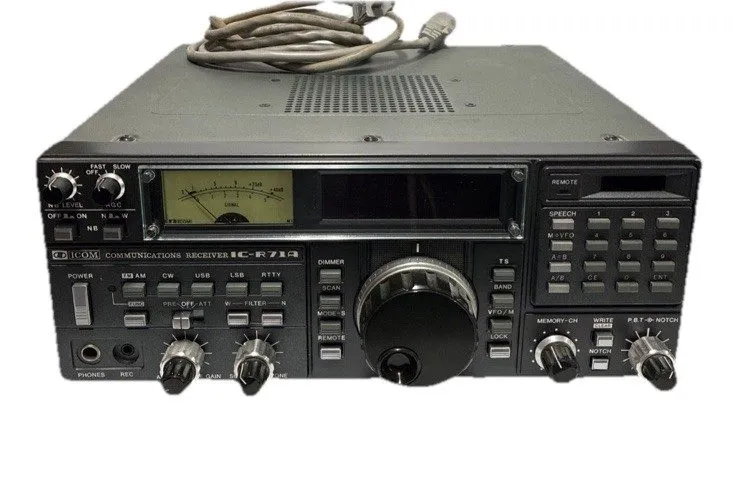 Радиостанция Icom IC-R71A Communications Receiver With CK70, Manual and Box — фото лота 1