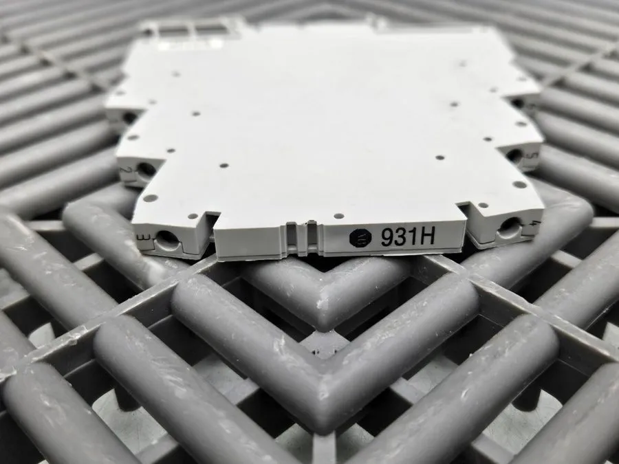 Преобразователь сигнала Allen-Bradley 931H-C2C2D-DC High Density Signal Conditio