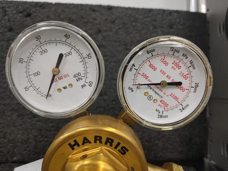 Трубопроводная арматура Helium / Nitrogen / Argon Gas Regulator Harris Model 425