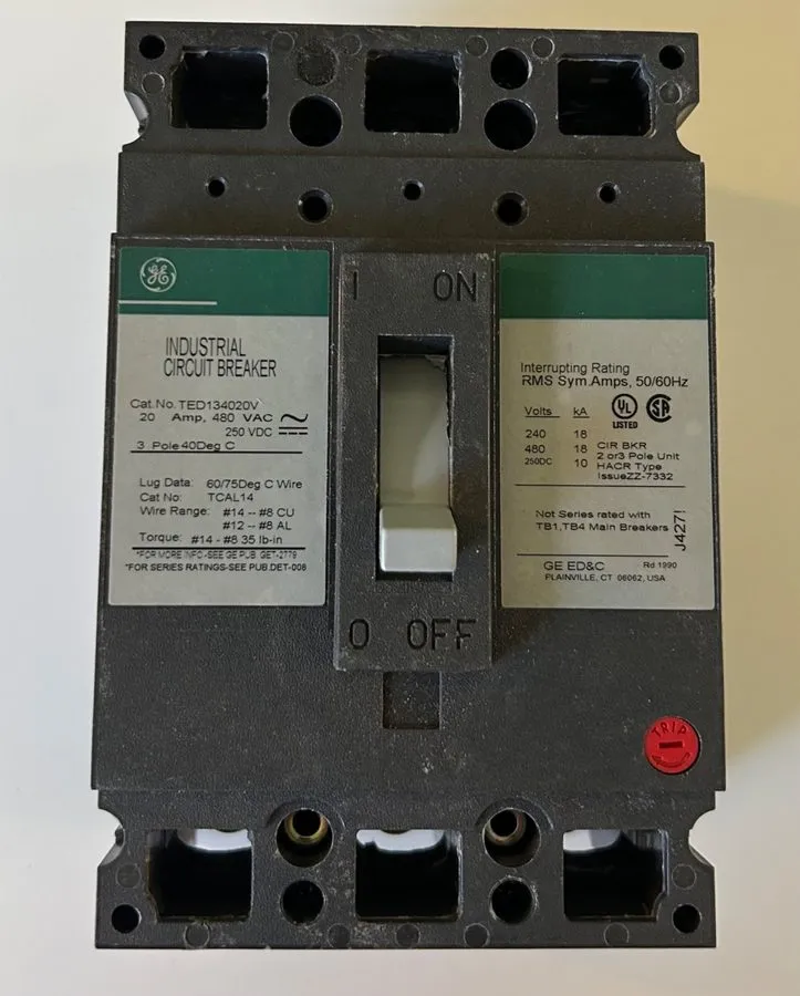 Автоматический выключатель GE Ted134020V 3-Pole 20A 480V 18kA Bolt-On Circuit Br — фото лота 1