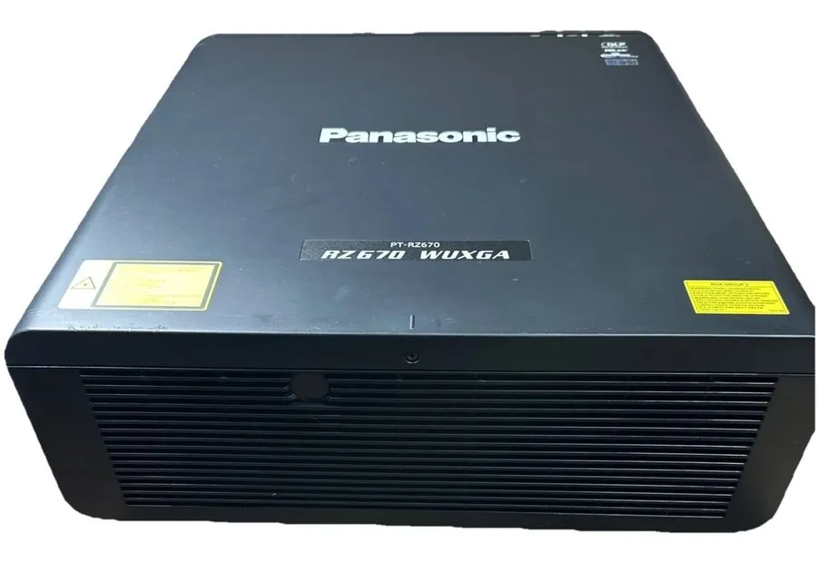 Проектор Panasonic PT-RZ670 Laser DLP Projector 55808 Hours Works Great