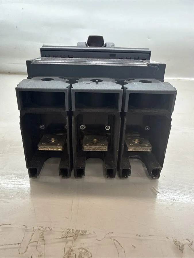 Автоматический выключатель Siemens Circuit Breaker 3VA5222-5EC31 225A 3 Pole — фото лота 2