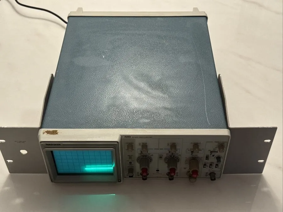 Осциллограф Tektronix 2213 Analog Oscilloscope 60MHz 2 ch