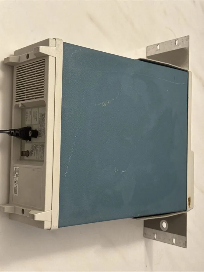 Осциллограф Tektronix 2213 Analog Oscilloscope 60MHz 2 ch — фото лота 2