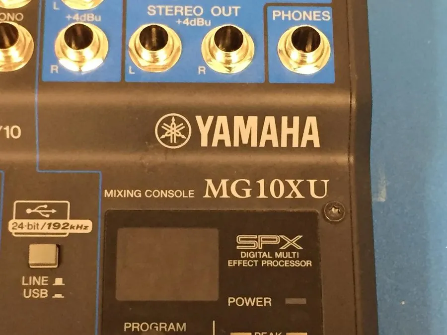 Микшерный пульт YAMAHA MG10XU Analog Mixing Console Audio Interface Mixer Effect