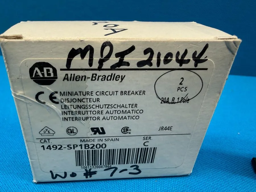 Автоматический выключатель Allen-Bradley 1492-SP1B200 20A 1-Pole 240/415VAC Mini