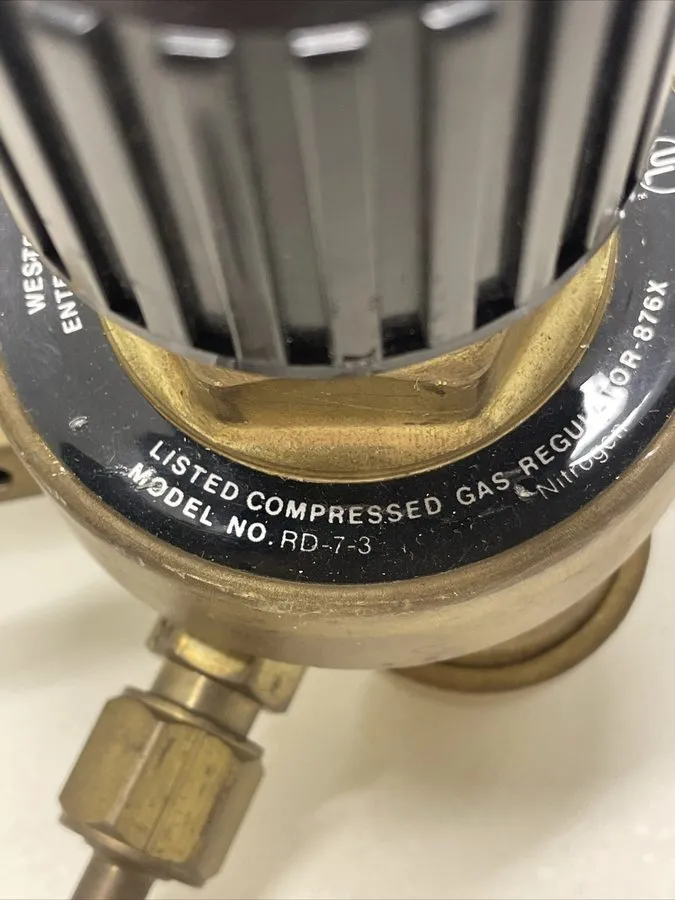 Трубопроводная арматура Accu-Trol RD-7-3 Compressed Gas Regulator 4000PSI