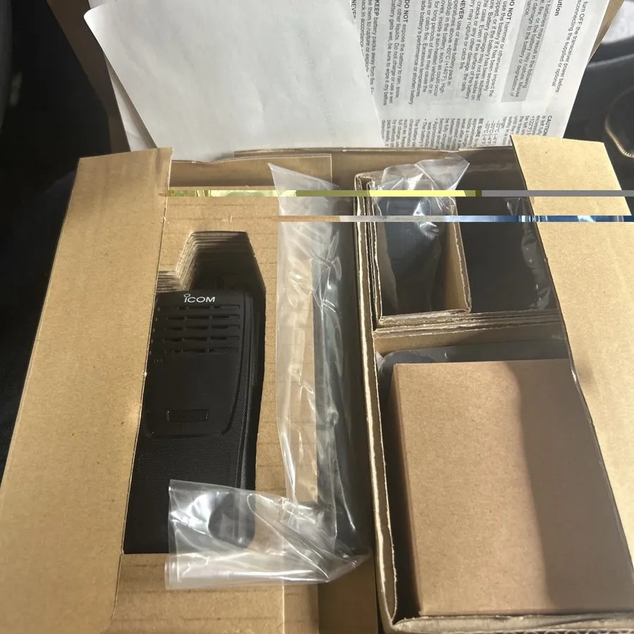 Зарядное устройство Icom IC-F1000 VHF 136-174MHz 16 Channel Portable Radio, Rapi — фото лота 1