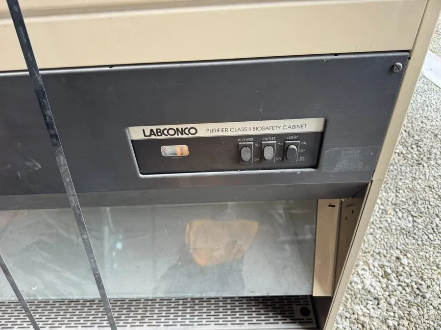 Лабораторный шкаф Labconco Purifier Class II Biosafety Cabinet 36209-04 Y 408653 — фото лота 1