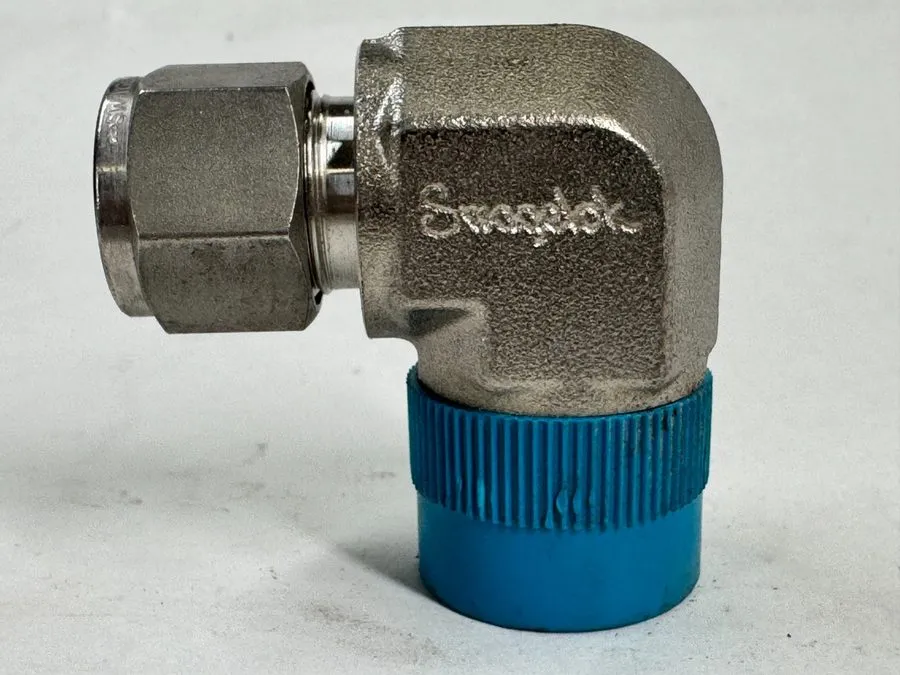 Фитинг SWAGELOK SS-810-2-12 MALE ELBOW TUBE FITTING 1/2" OD X 3/4" MALE NPT