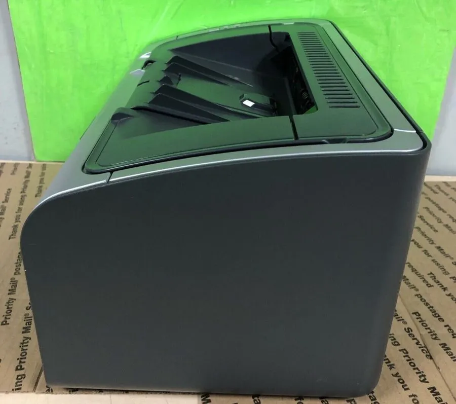 Лазерный принтер HP LaserJet P1006 Laser Printer in Great shape/ Low Page count