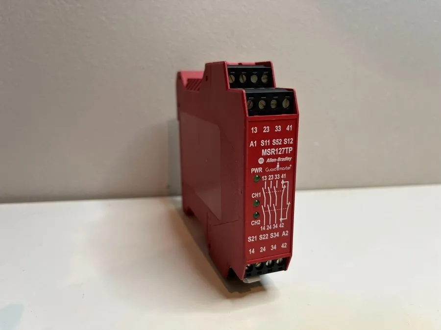 Реле безопасности Allen Bradley MSR127TP (440RN23132) Safety Relay, 24VAC