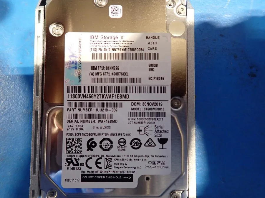 Сервер IBM 600GB 01NN796 01NN797 15K 2.5" SFF SAS 12Gbps Server HDD Hard Drive — фото лота 2
