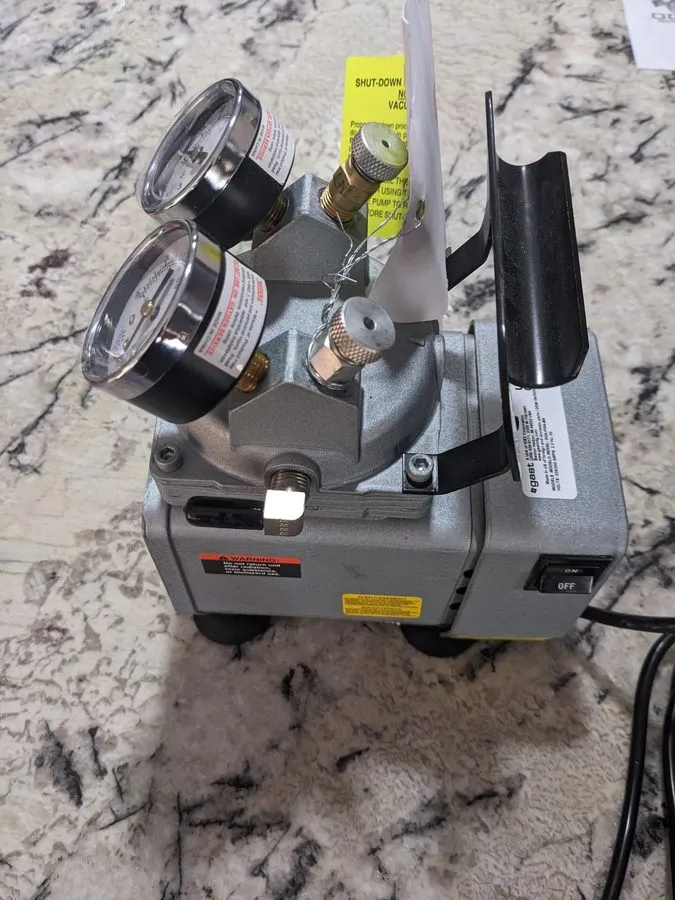Насос GAST DOA-P504-BN Oilless Diaphragm Vacuum Pump 1.0 cfm/24"Hg-60 psi/220V — фото лота 1