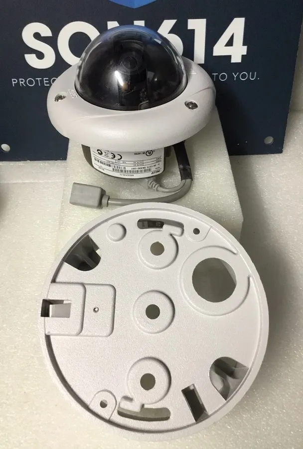 Камера Pelco IMS0DN10-1V Security IP Color Camera W/ .5MP 2.8-10mm Vandal-Proof — фото лота 3