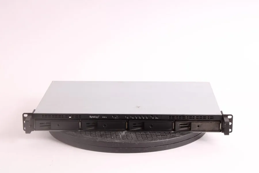 Сетевое хранилище Synology RS816 RackStation W/ Handles, Drive Caddies, and Rack