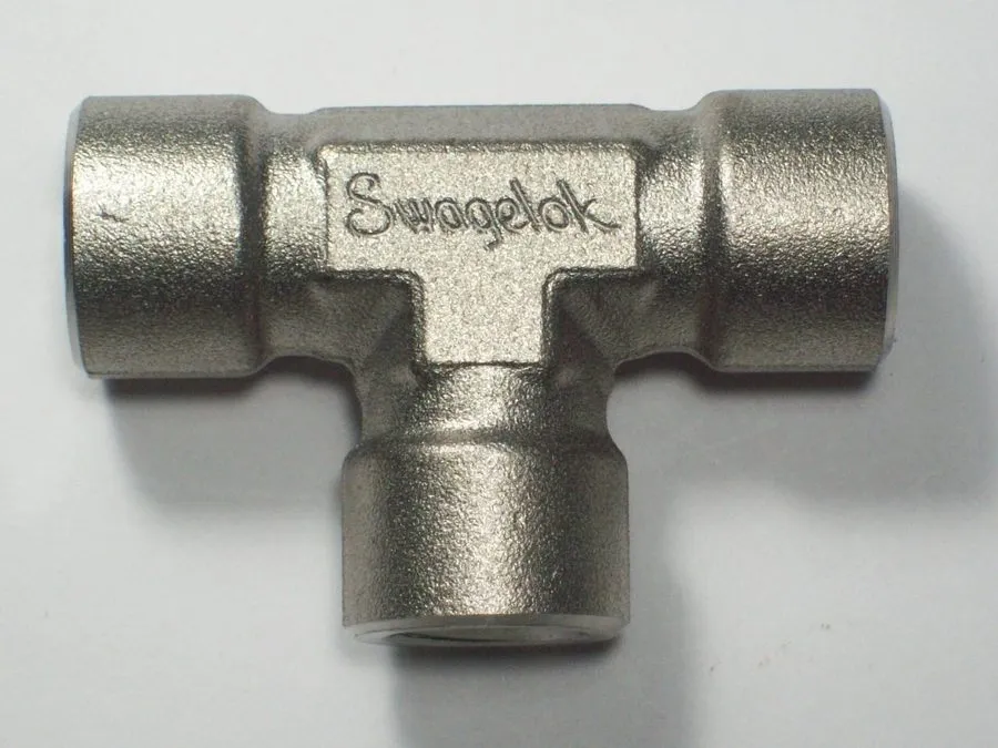 Фитинг Swagelok SS-4-T, Stainless Steel Pipe Tee Fitting, 1/4" Female NPT — фото лота 2