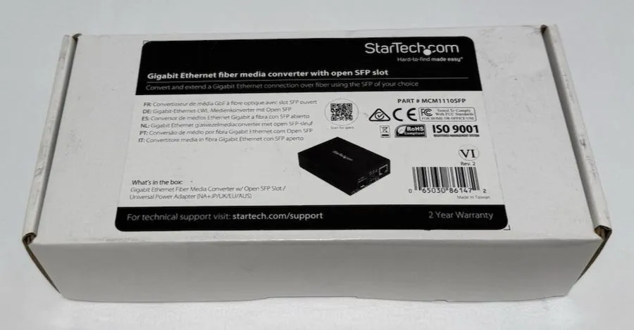 Медиаконвертер StarTech MCM1110SFP Gigabit Ethernet Fiber Media Converter w/ Ope