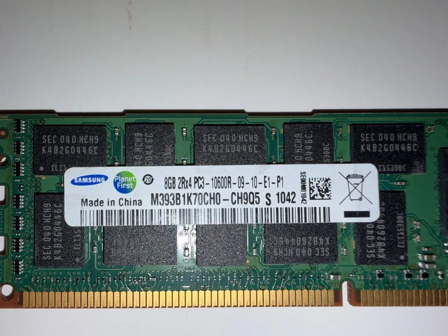 Модуль памяти Samsung 8GB PC3-1600R-09-10 M393B1K70CH0-CH9Q5 Memory — фото лота 1