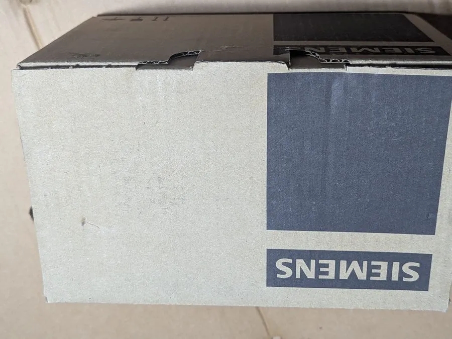 Автоматический выключатель Siemens 3VA5220-5EC31-0AA0 Circuit Breaker 200A 3-Pol — фото лота 1