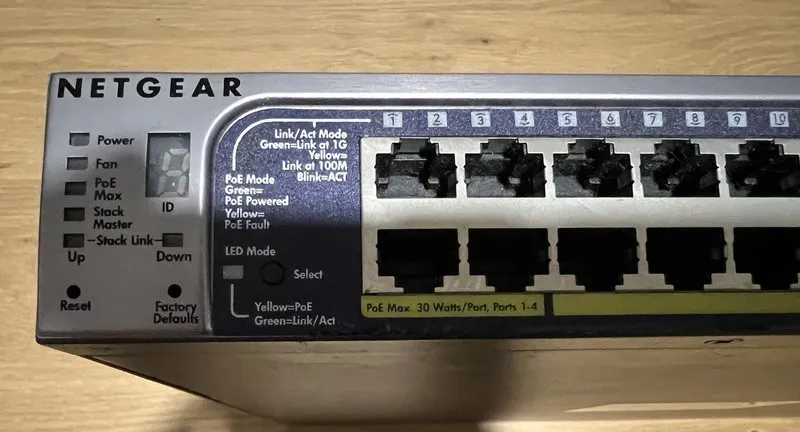 Коммутатор NETGEAR ProSafe GS748TPS 48 Port Gigabit PoE Stackable Smart Switch