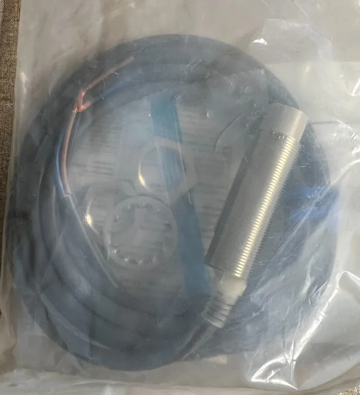 Датчик приближения OMRON E2E2-X10MB1 Proximity Switch Sensor 12-24VDC — фото лота 2