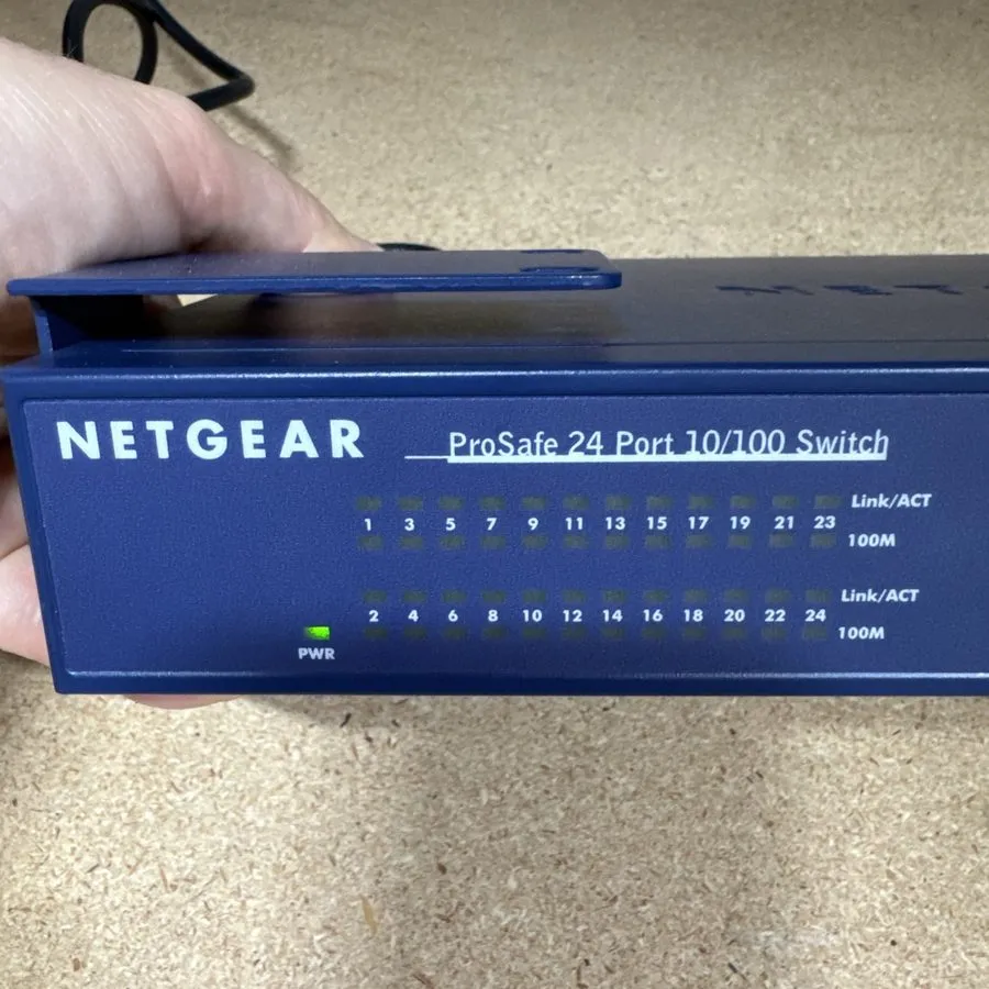 Коммутатор NETGEAR ProSafe Port10/100 Switch JFS 524 — фото лота 1