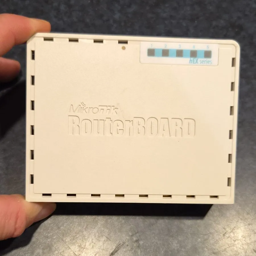 Маршрутизатор Mikrotik RB750UPr2 hEX RouterBOARD PoE Lite 5-Port Ethernet Router — фото лота 1