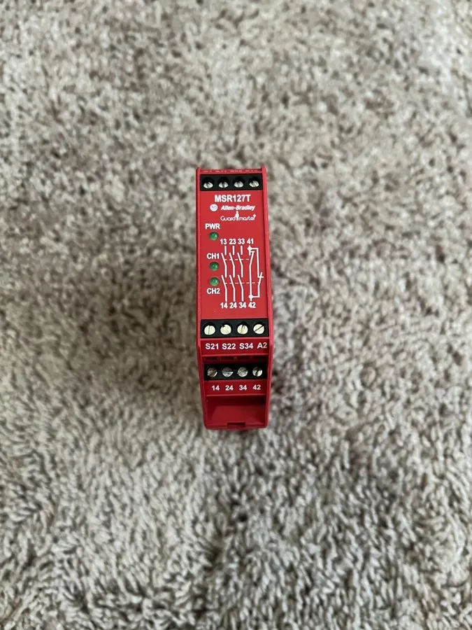 Реле безопасности Allen-Bradley Guardmaster MSR127TP 115V 5A Safety Relay (440R-