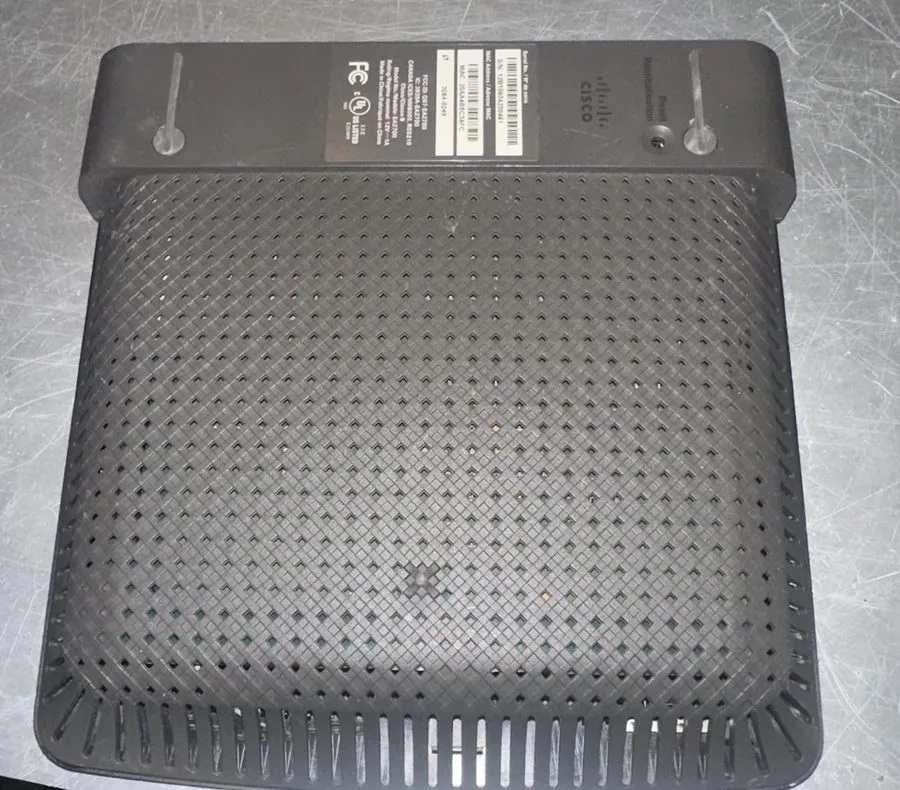 Маршрутизатор Cisco Linksys EA2700 300 Mbps 4-Port Gigabit Wireless N Router
