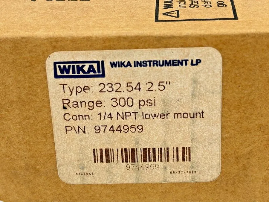 Трубопроводная арматура Wika 9744959 232.54 Pressure Gauge 300PSI 2.5" Dial 1/4 