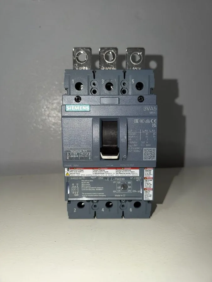 Автоматический выключатель Siemens 3VA5 225Amp 3 Pole Circuit Breaker — фото лота 1