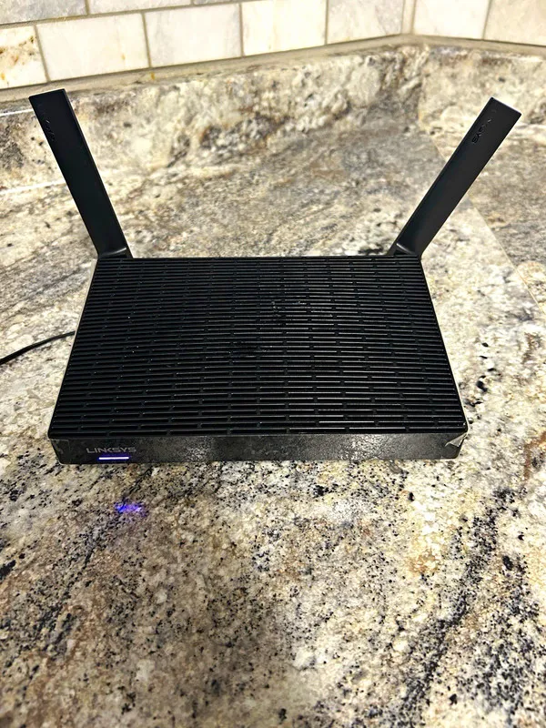Маршрутизатор Linksys MR7350 WiFi 6 AX1800 Dual-Band Mesh Router, Black, 4-Port — фото лота 1