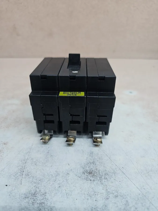 Автоматический выключатель Square D EHB34030 30A 3-Pole 480V AC Bolt-On Molded C