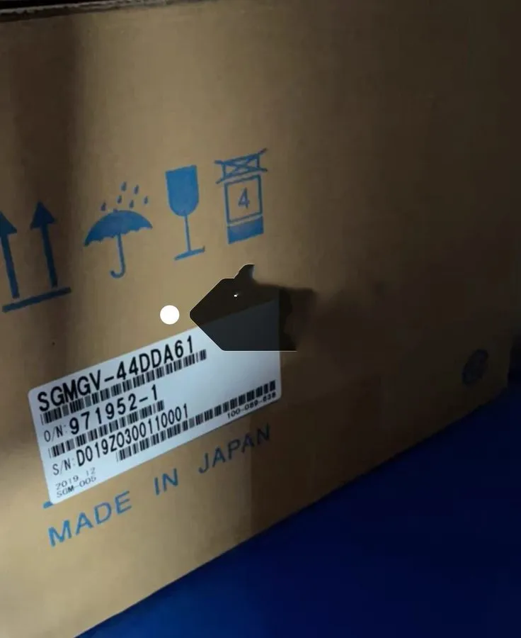 Серводвигатель YASKAWA SGMGV-44DDA61 SERVO MOTOR