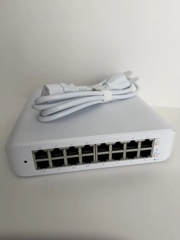Коммутатор Ubiquiti Networks 45W UniFi 16-Port PoE Switch White (USW-Lite-16-PoE