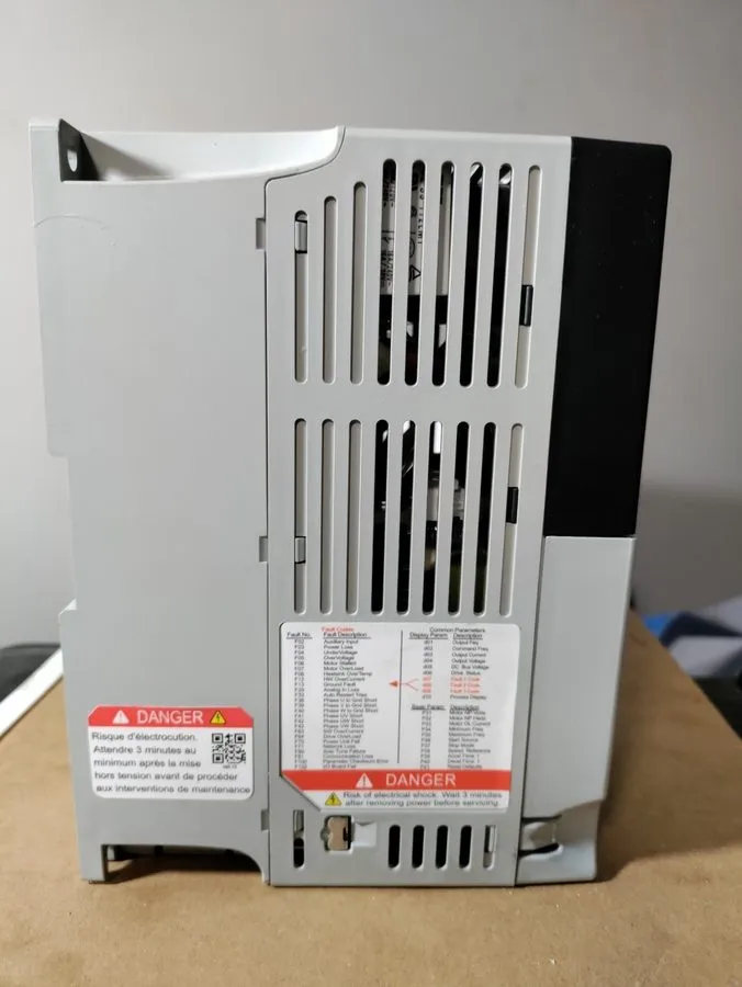 Частотный преобразователь ALLEN BRADLEY AC DRIVE POWERFLEX-40 22B-D6P0N104 2.2KW