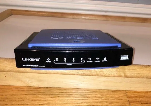 Маршрутизатор Linksys WRT150N 54 Mbps 4-Port 10/100 Wireless G Router — фото лота 1