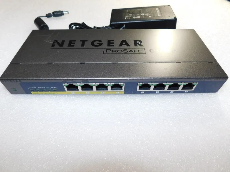 Коммутатор NETGEAR PROSAFE GS108P 8 PORT GIGABIT 4 PORTS POE+ SWITCH 46W