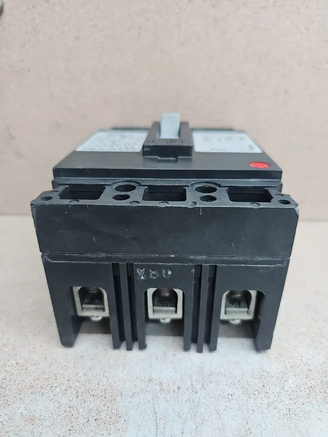 Автоматический выключатель GE TED134080 Circuit Breaker 80A 3P 480V AC 250V DC