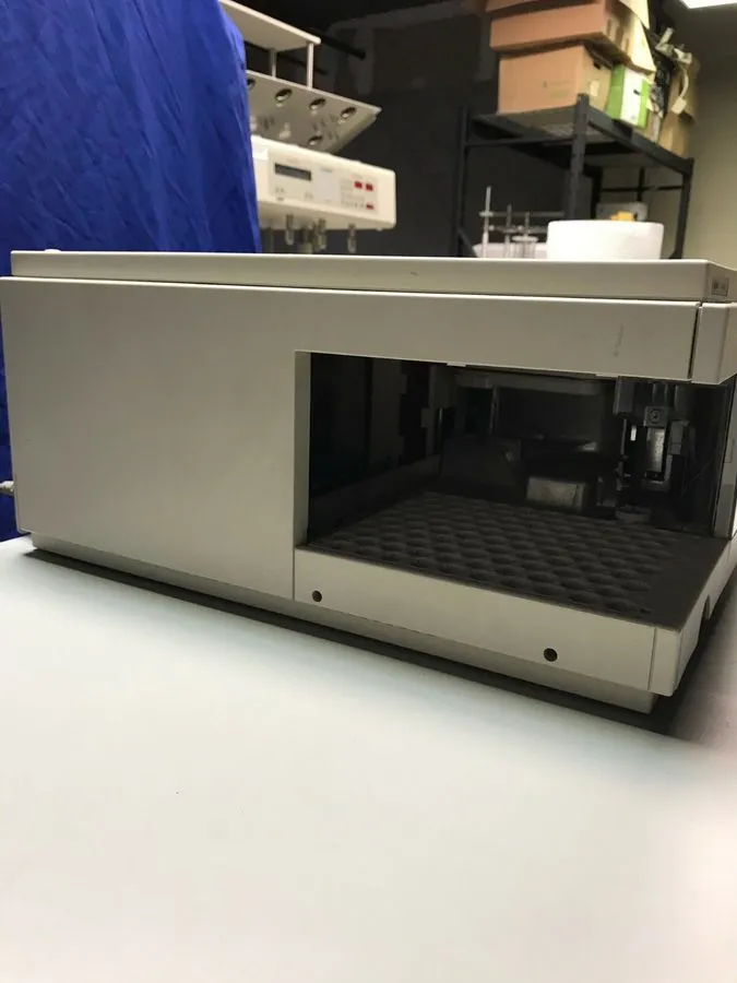 Хроматограф HP Agilent 1100 G1313A ALS HPLC Autosampler Powers On