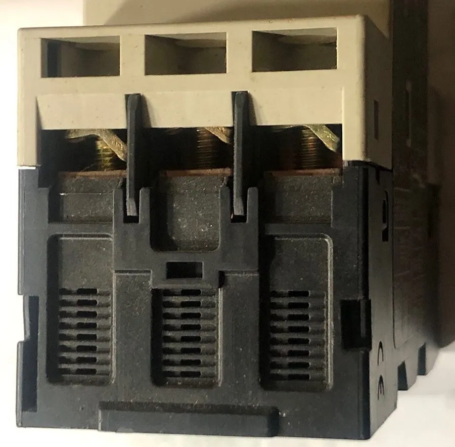 Автоматический выключатель TELEMECANIQUE GV2-M21 17-23A 690V 50/60HZ 6KV MOTOR C