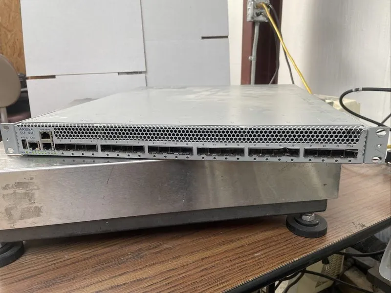 Коммутатор ARISTA DCS-7124S 24-Port SFP+ 10G Layer 2/3/4 Ethernet Switch