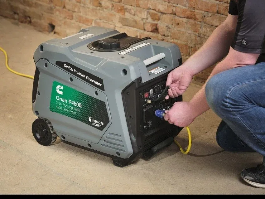 Генератор Cummins Onan P4500i A074Z436 4500W Gasoline Portable Inverter Generato