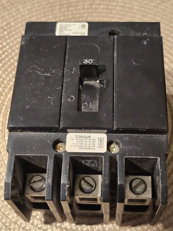 Автоматический выключатель Cutler Hammer GHB3030 30A 480V 3-Pole Circuit Breaker
