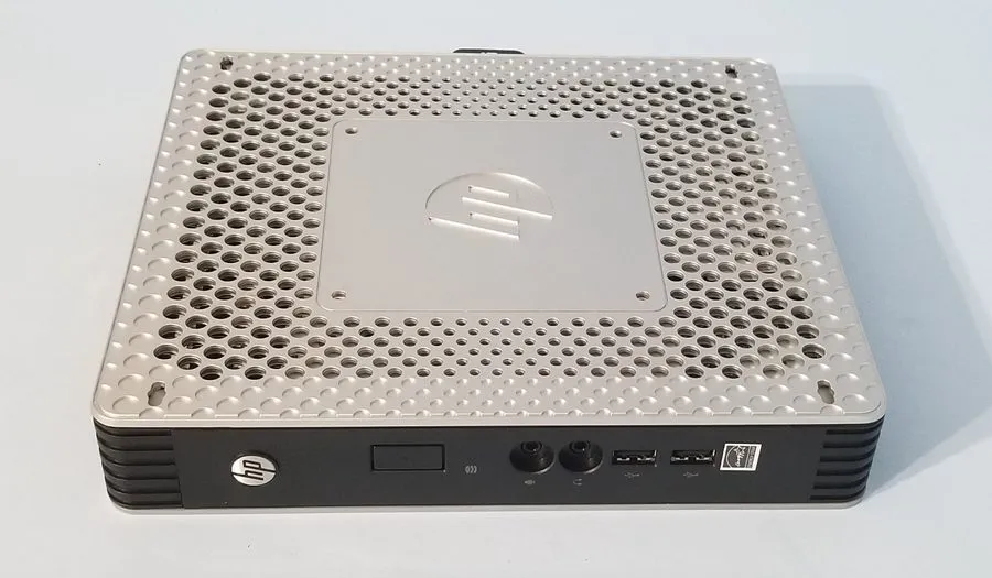 Тонкий клиент HP t610 Thin Client WES7E 16GF/4GR B8C95AA 696450-001