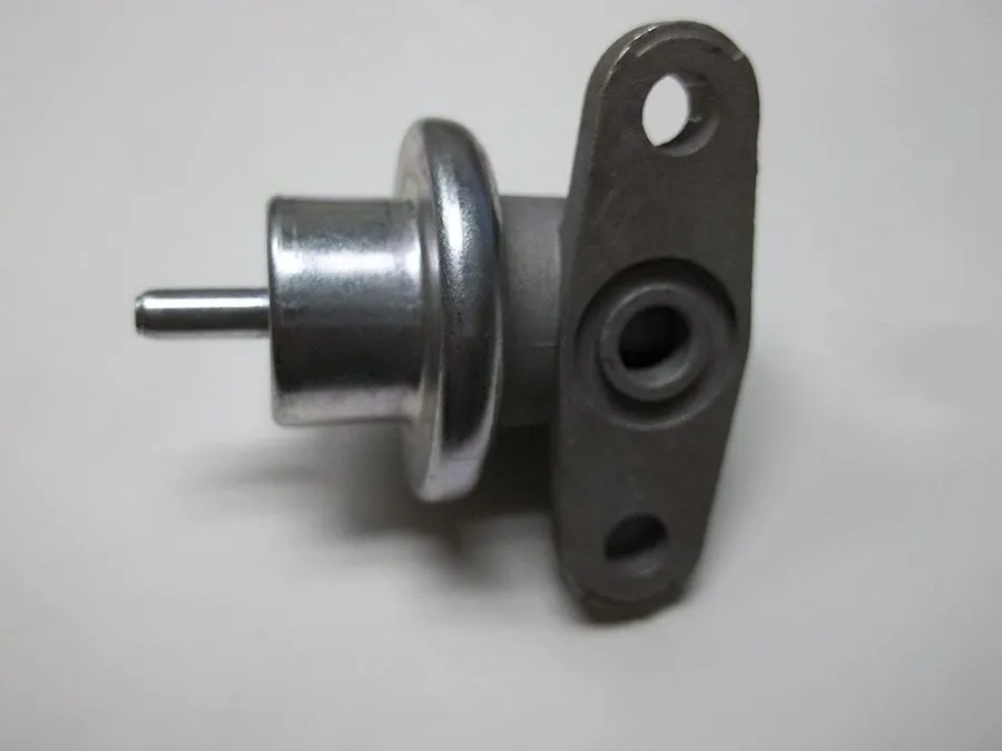 Трубопроводная арматура Fuel Pressure Regulator Mercury Mercruiser 262 V6 / 305  — фото лота 1