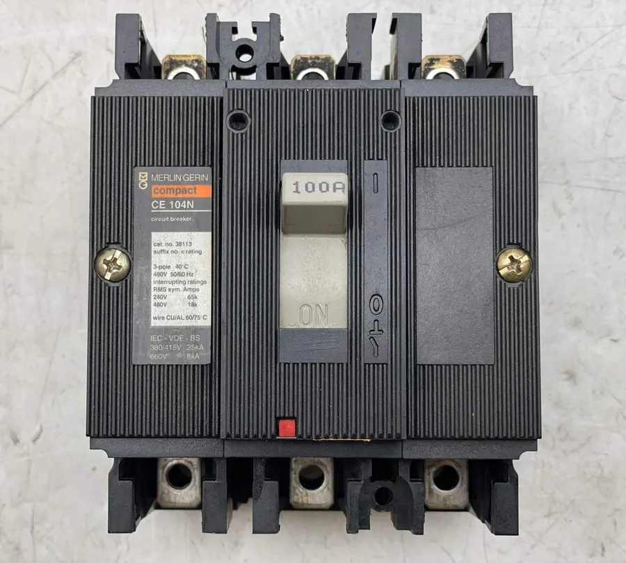 Автоматический выключатель Merlin Gerin 38113 CE104N Compact Circuit Breaker, 10