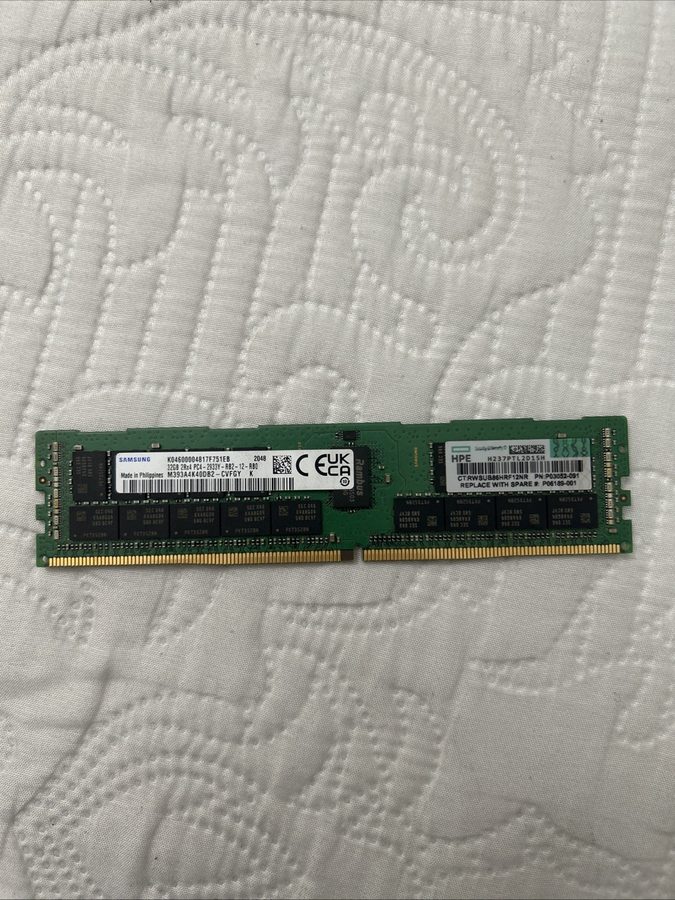 Модуль памяти Samsung 32GB 2Rx4 PC4-2933Y DDR4 ECC RDIMM M393A4K40CB2-CVFBY Serv